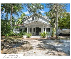 $2,500 / 6br - WELCOME HOME TO THIS HISTORIC 1910 TWO STORY HOME